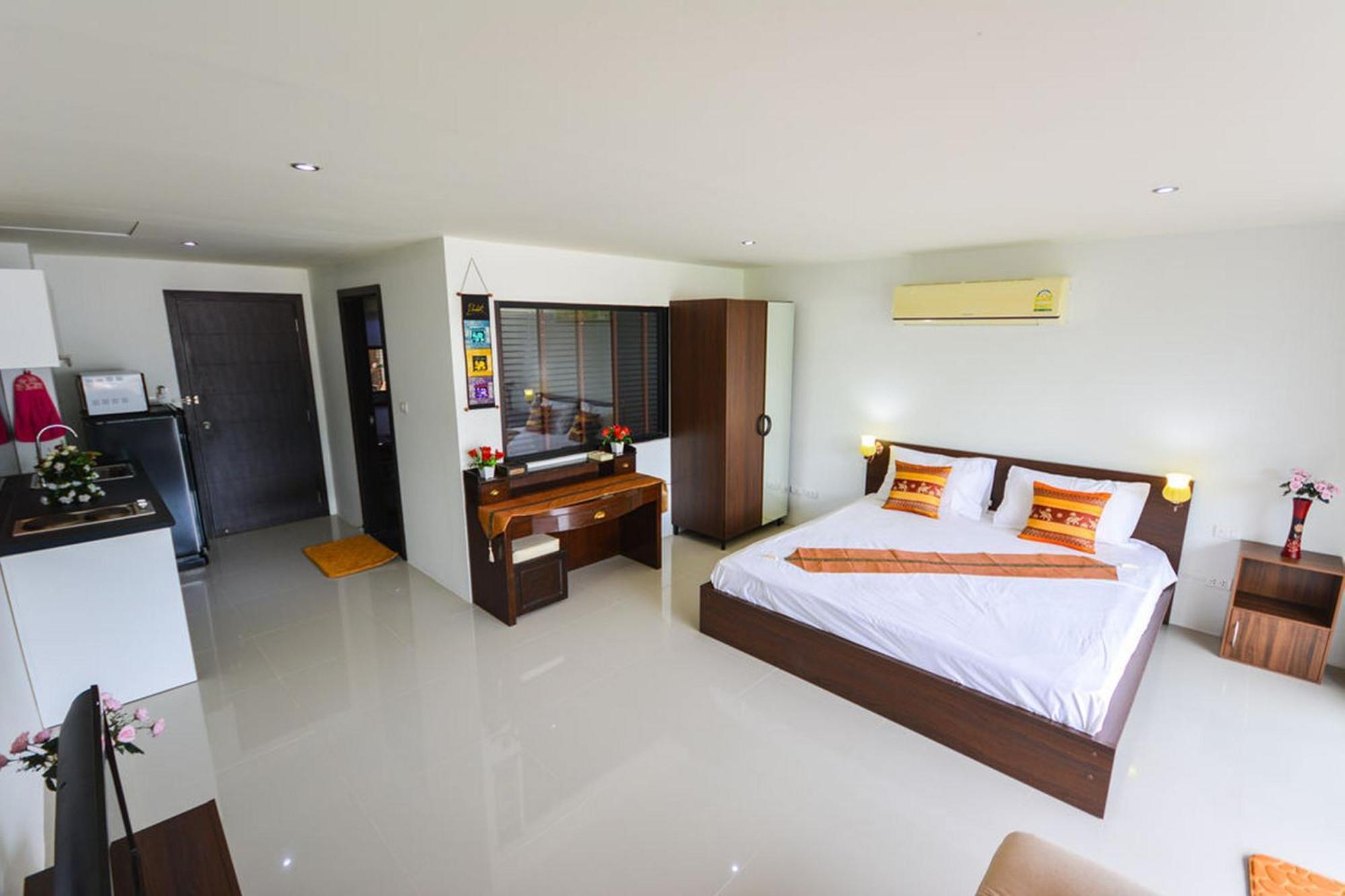 Apartamento Phuketbnbdotcom, Poolmountainveiws, Large Balcony