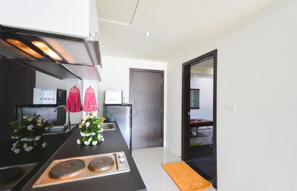 Phuketbnbdotcom, Poolmountainveiws, Large Balcony Lägenhet Patong