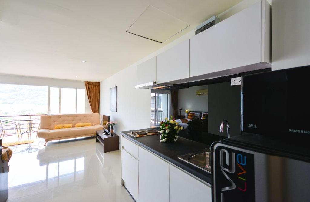 Lägenhet Phuketbnbdotcom, Poolmountainveiws, Large Balcony *