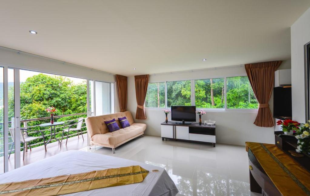 Phuketbnbdotcom, Poolmountainveiws, Large Balcony Lägenhet