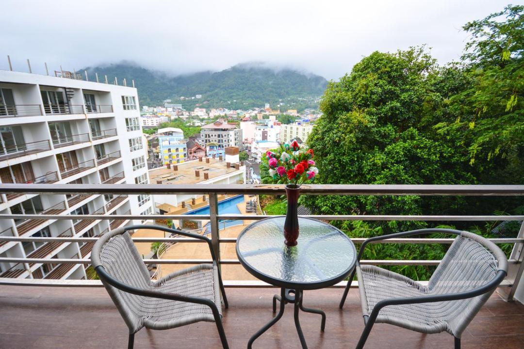 Lägenhet Phuketbnbdotcom, Poolmountainveiws, Large Balcony Patong