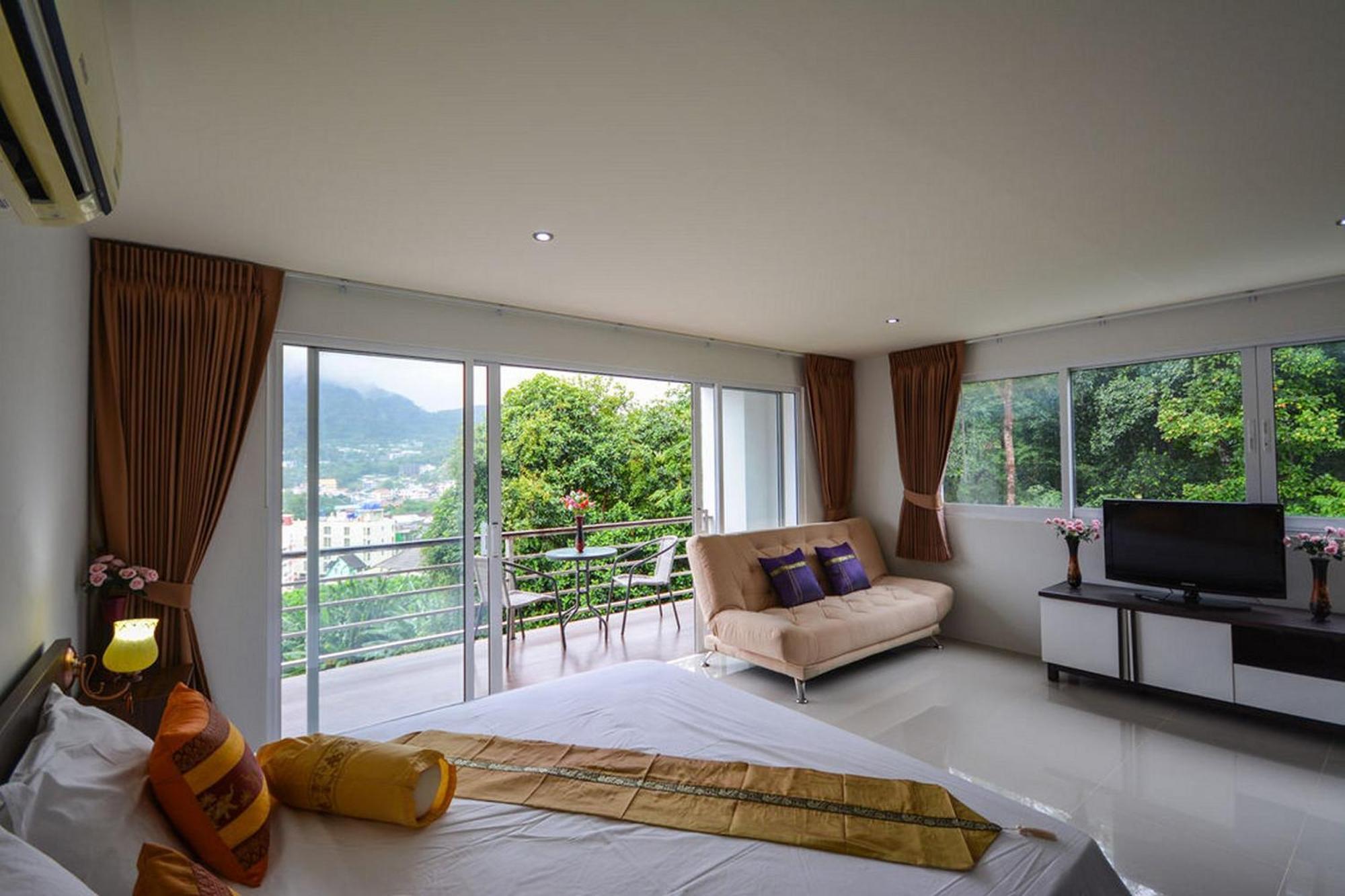Lägenhet Phuketbnbdotcom, Poolmountainveiws, Large Balcony *