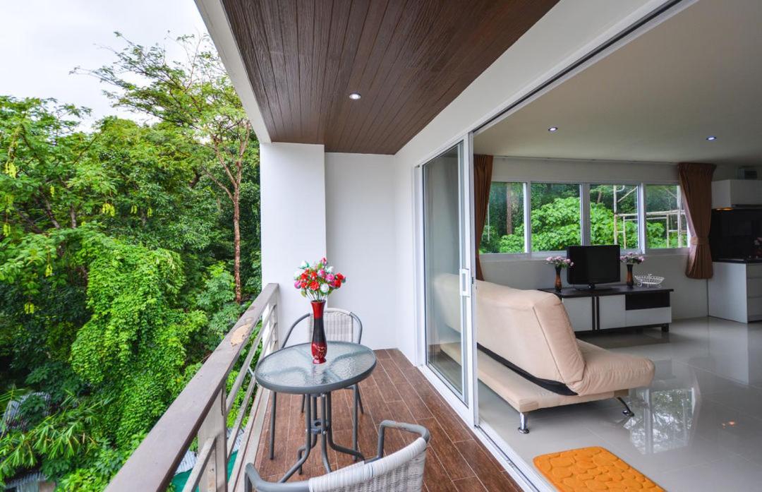 Phuketbnbdotcom, Poolmountainveiws, Large Balcony Lägenhet Patong