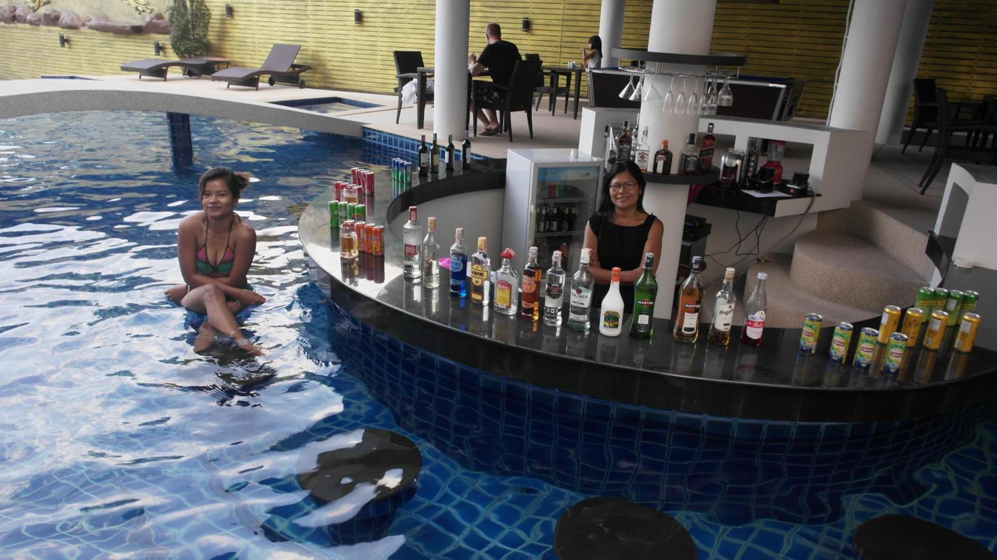 Phuketbnbdotcom, Poolmountainveiws, Large Balcony Lägenhet Patong